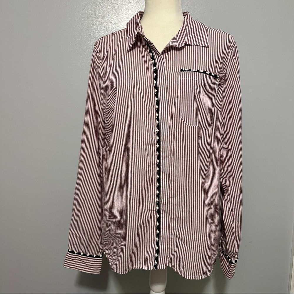 Crown & Ivy red and white pinstripe button down shirt with pom-pom trim size XL￼